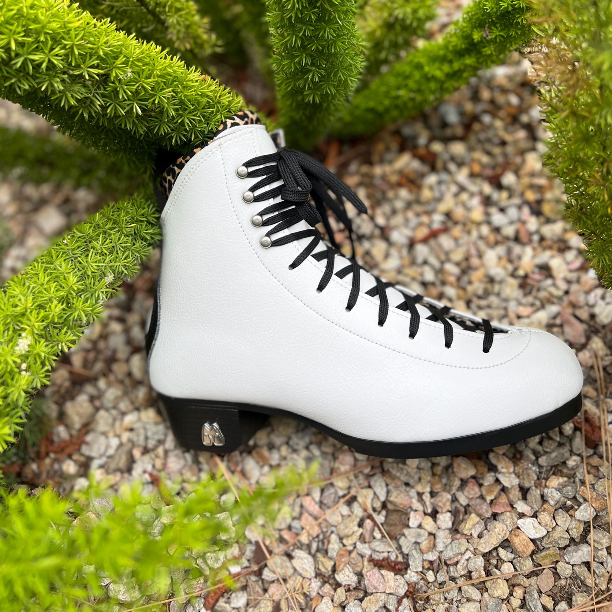 Moxi Jack V2 White Vegan Boots