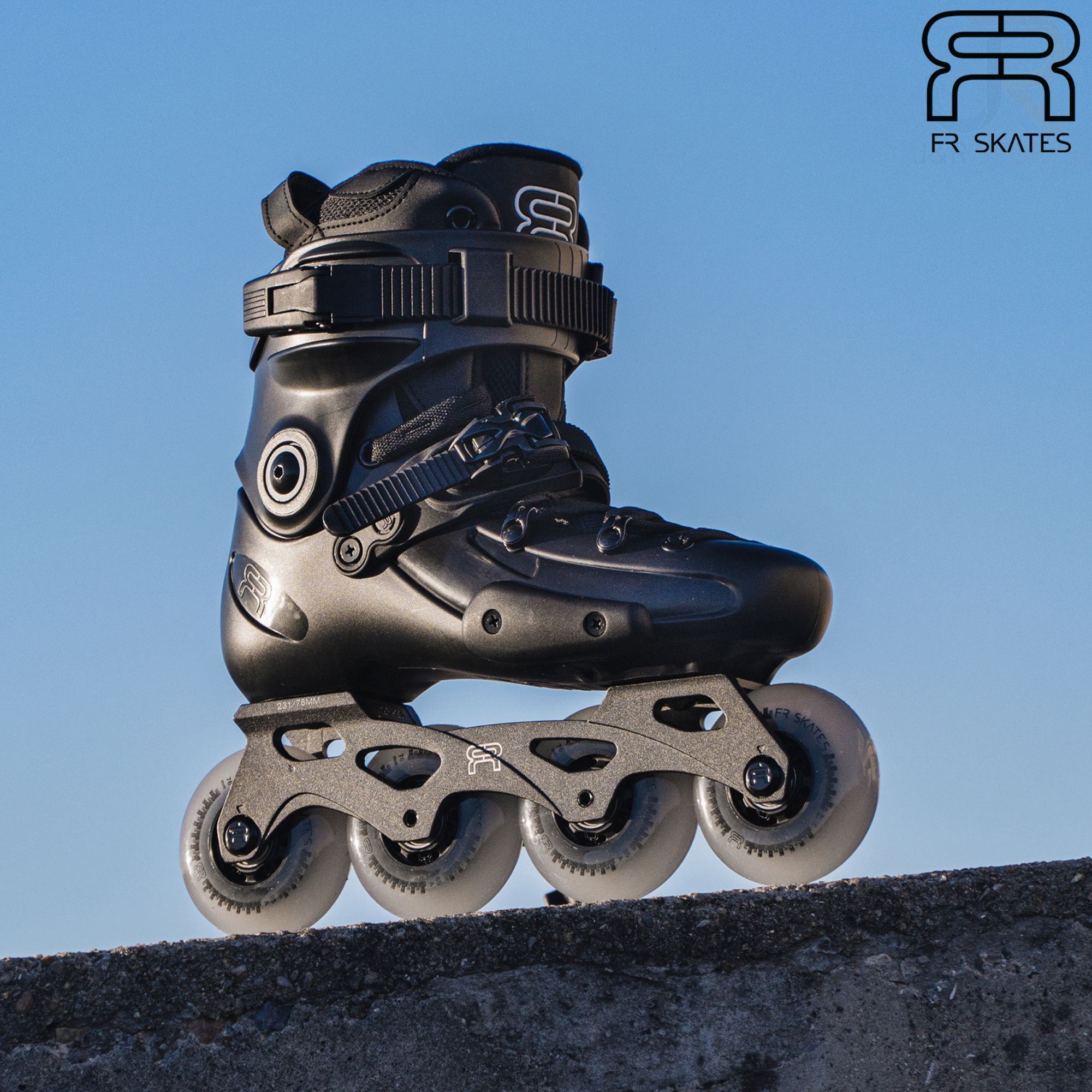 FR Jr CLUB Adjustable In-Line Skates - Black